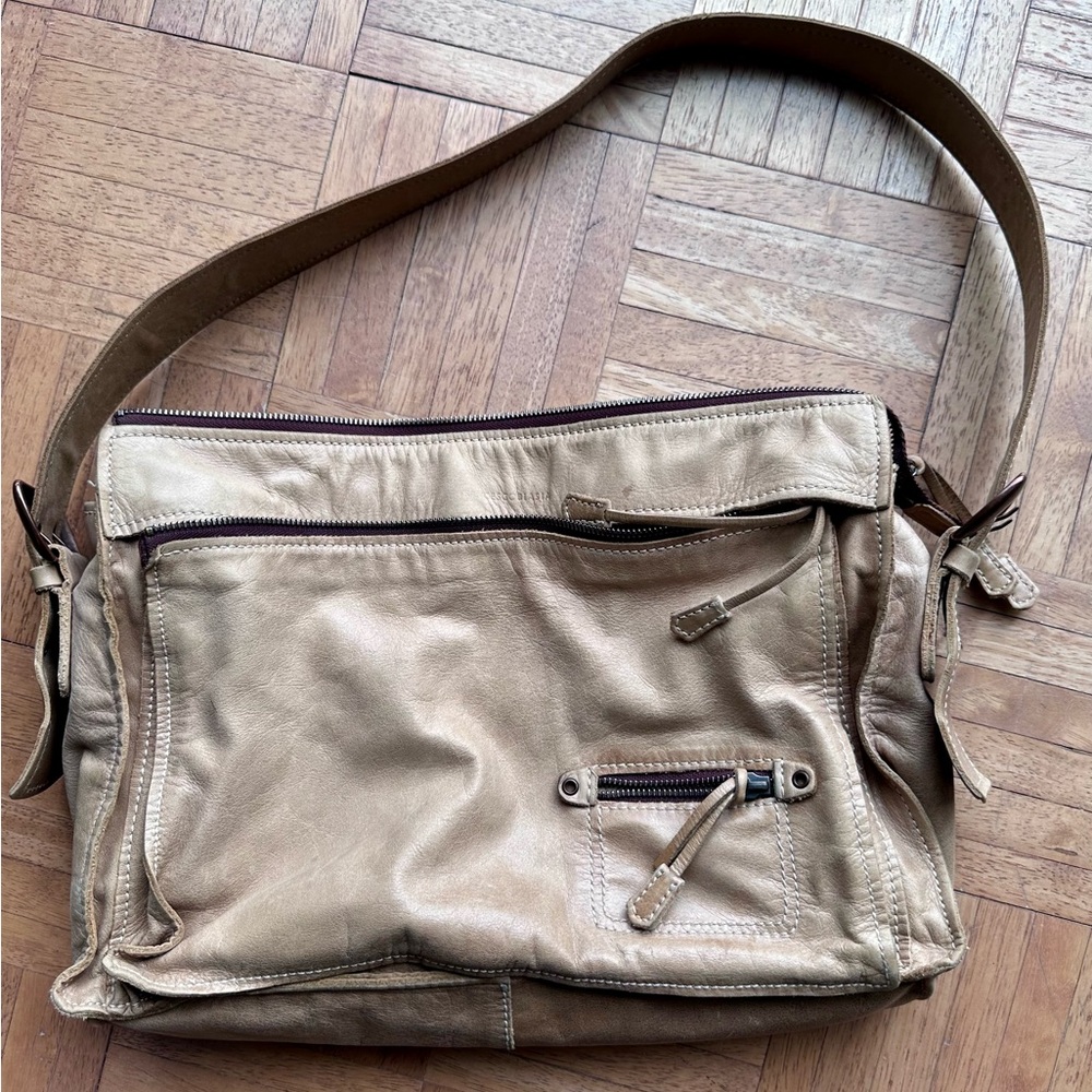 Francesco Biasia black shoulder bag.